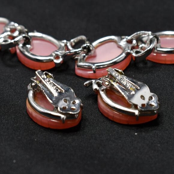 Lisner Pink Lucite Bracelet & Earrings Set Silver Tone 1950s Vintage Jewelry - Picture 8 of 10